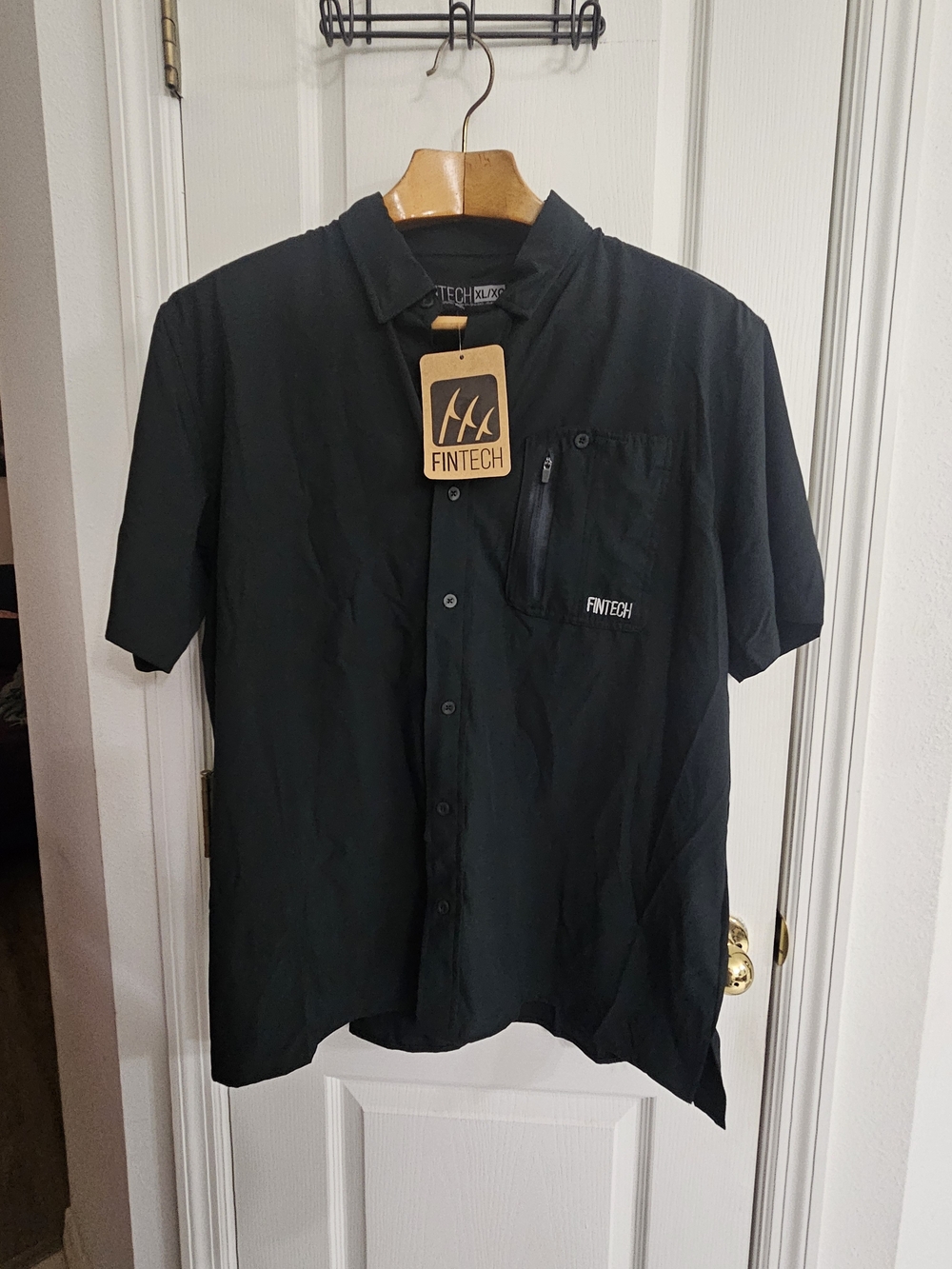 Fintech Men's Short-Sleeve Button-Down Shirt in Black